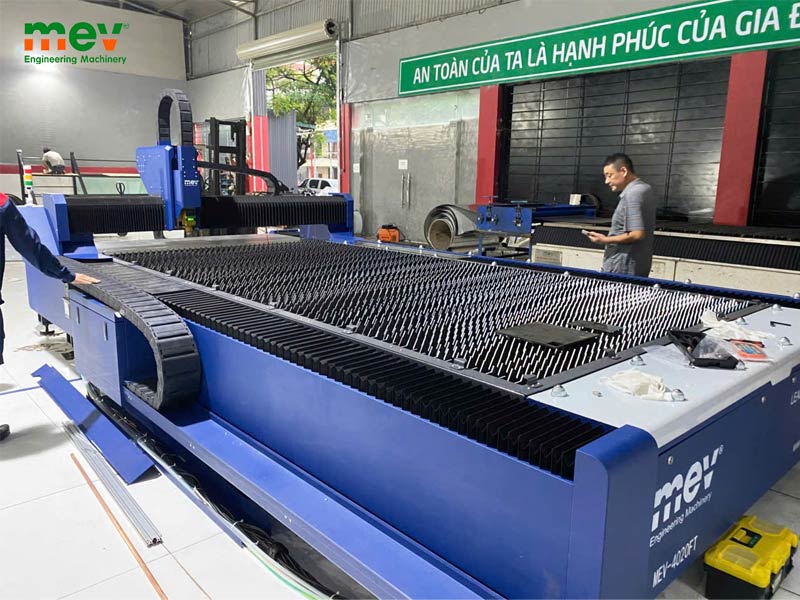 Bàn giao máy cắt laser 2x4m 4020FT - Vĩnh Phúc