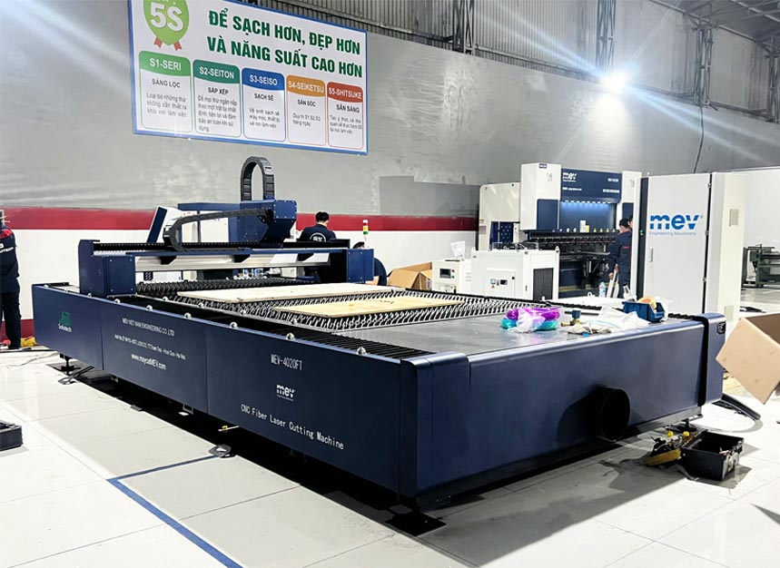 Bàn giao máy cắt laser 2x4m 4020FT - Vĩnh Phúc