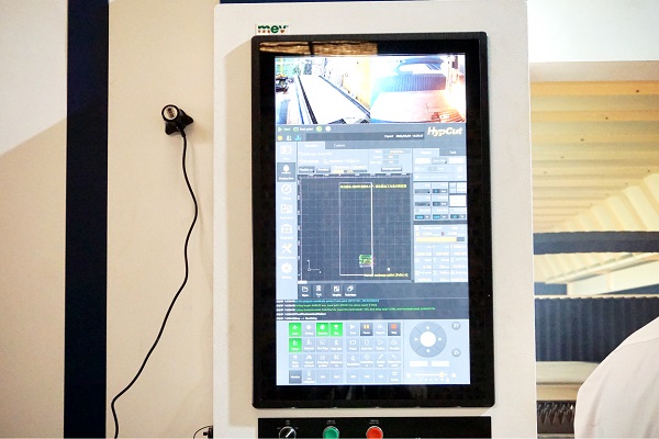Lưu ý hoạt động của hệ thống điều khiển CNC khi vận hành máy cắt laser