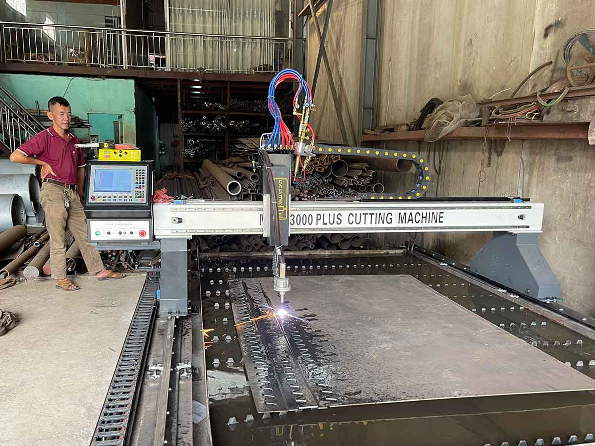 lắp máy cắt cnc | Lắp máy cắt cnc 3000plus và E130 tại Tp Yên Bái