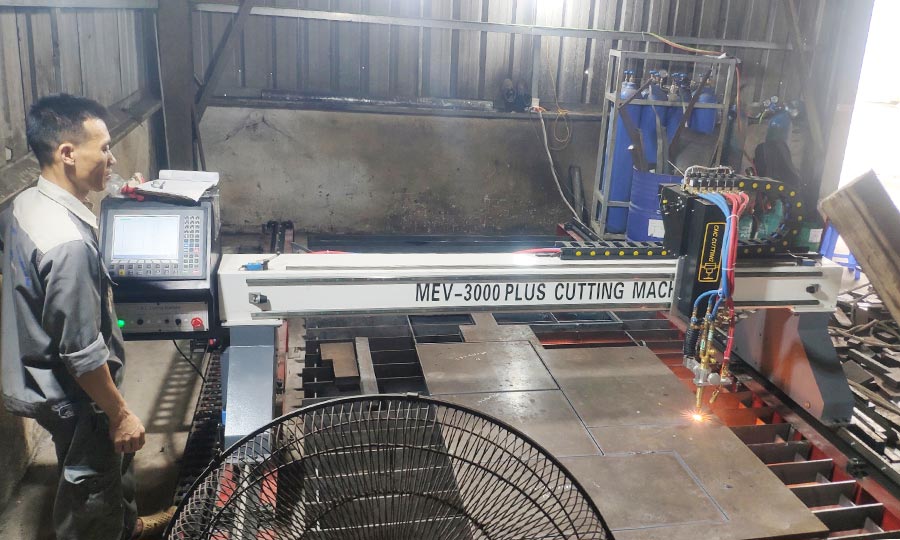 Máy cắt cnc 3000plus | MEV lắp máy cnc 3000plus tại KCN Quang Minh