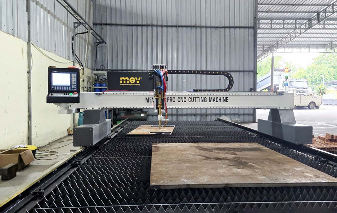 MEV bàn giao máy cnc hạng nặng 3000pro