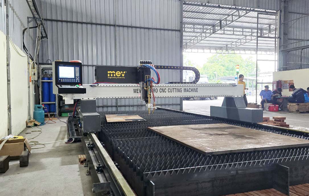 MEV bàn giao máy cnc hạng nặng 3000pro