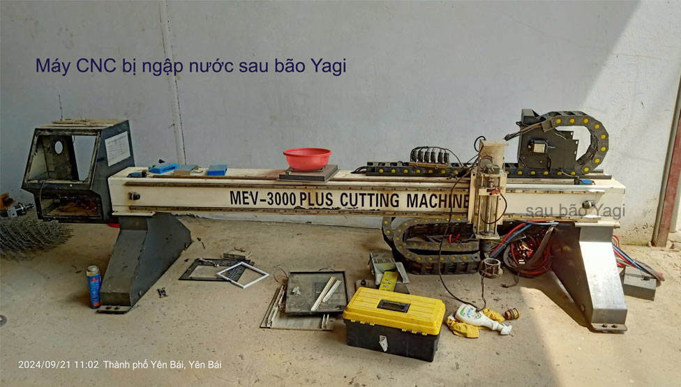 Khắc phục sự cố máy móc ngập sau bão Yagi