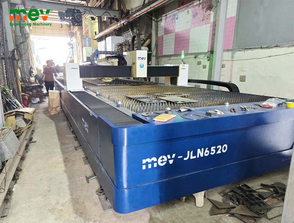 Máy cắt laser 6000W MEV JLN6520 Wuxi Qiaolian