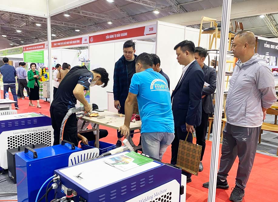 Máy hàn laser MEV tại Triển lãm Vietbuild Hà Nội 2024