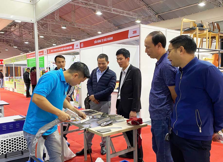 Máy hàn laser MEV tại Triển lãm Vietbuild Hà Nội 2024