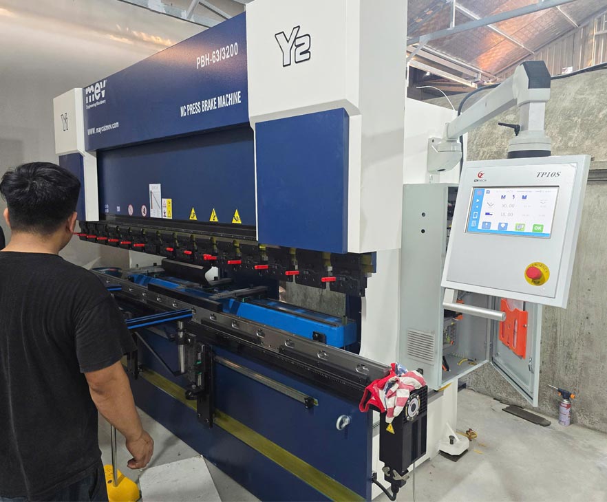 MEV bàn giao máy chấn 63 tấn, 3200mm Tại Hà Nội