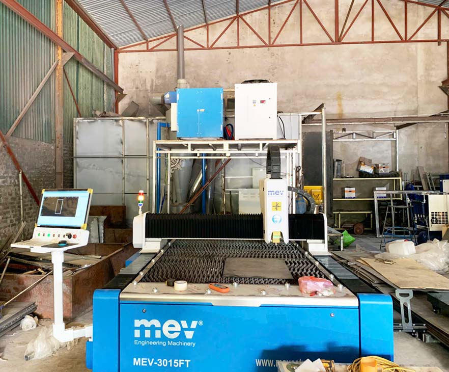 Lắp đặt máy cắt laser 3015FT và máy nén khí 15kw
