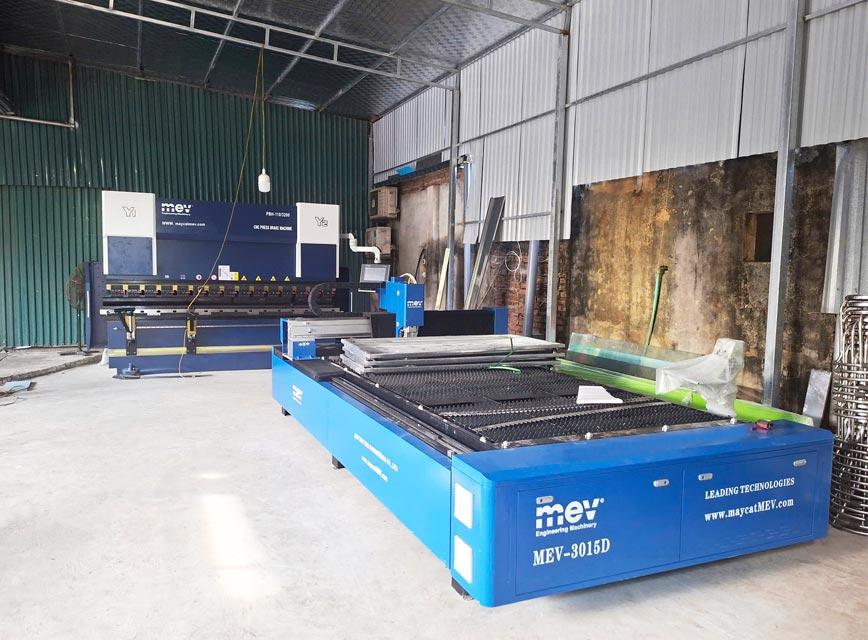 Bàn giao máy laser giá rẻ 3015D tại Hà Nội