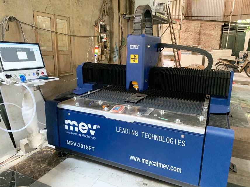 Máy cắt laser MEV 3015FT- Máy nén khí 15kw