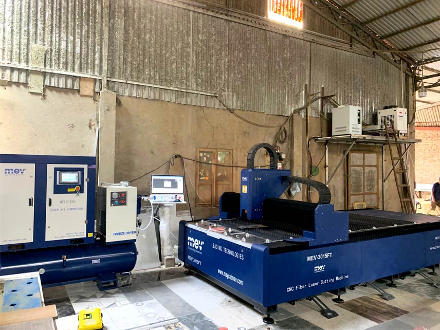 Máy cắt laser MEV 3015FT- Máy nén khí 15kw