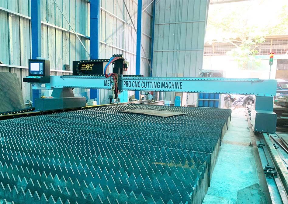 MEV lắp đặt máy cnc khổ lớn 4000pro tại Hà Nội