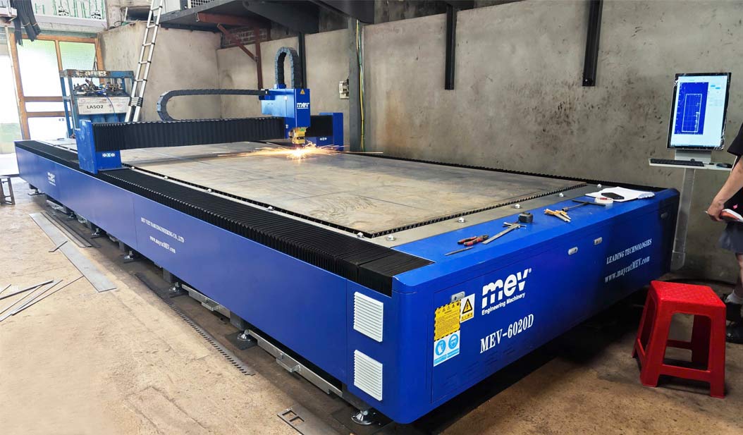 Máy cắt laser giá rẻ 6020D 6kw và máy nén khí 22kw tại Ninh Bình