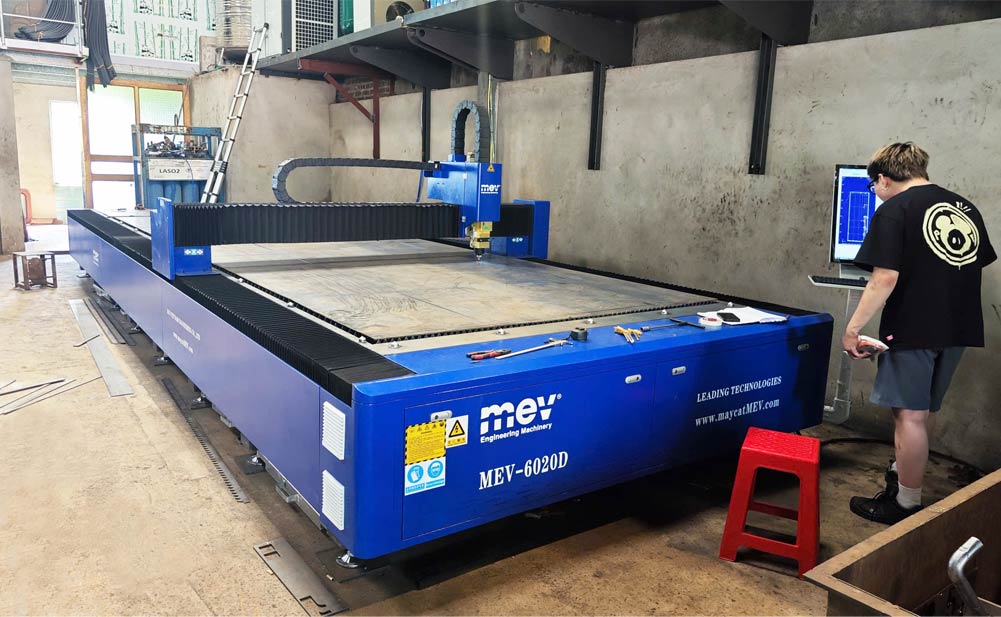 Máy cắt laser giá rẻ 6020D 6kw và máy nén khí 22kw tại Ninh Bình