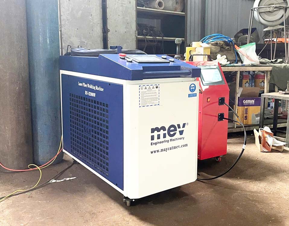 MEV bàn giao máy hàn laser 2000W tại Hà Nội