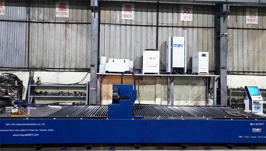 Bàn giao máy cắt laser 6020 FT