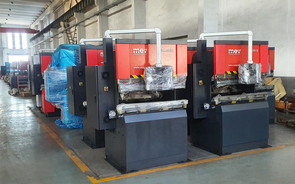 Máy chấn gấp CNC MEV TM-3512