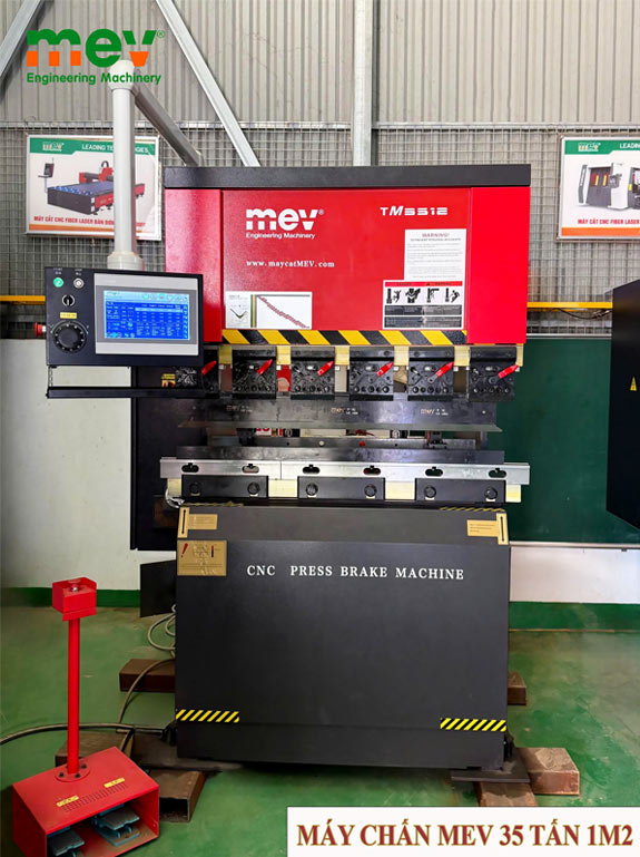 Cách chọn máy chấn tôn cho xưởng gia công tủ bếp inox 2026