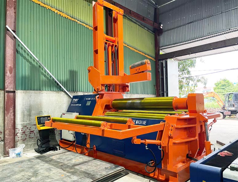 Máy lốc tôn thủy lực 4 trục W12CNC-25x2000