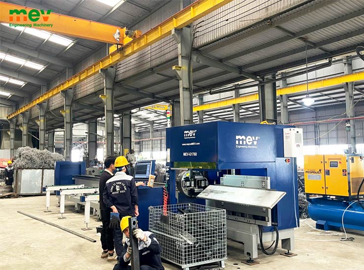 MEV bàn giao máy cắt ống laser 2 chuck tại Nam Định