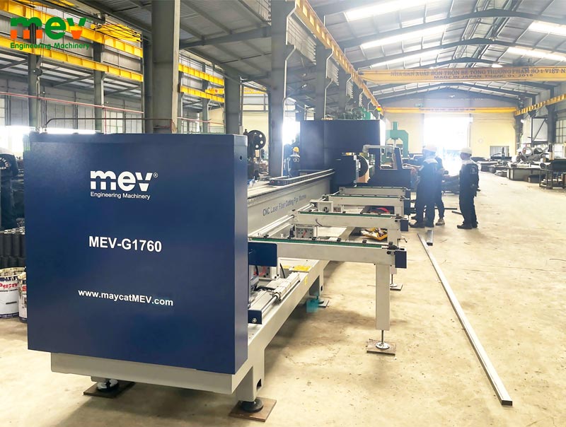MEV bàn giao máy cắt ống laser 2 chuck tại Nam Định