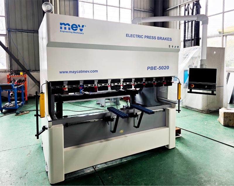 Máy chấn điện CNC
