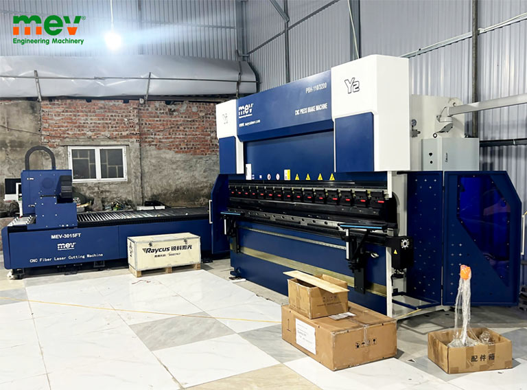 Bàn giao bộ 3 máy cắt laser, máy chấn, máy nén khí - Giải pháp cho nội thất inox