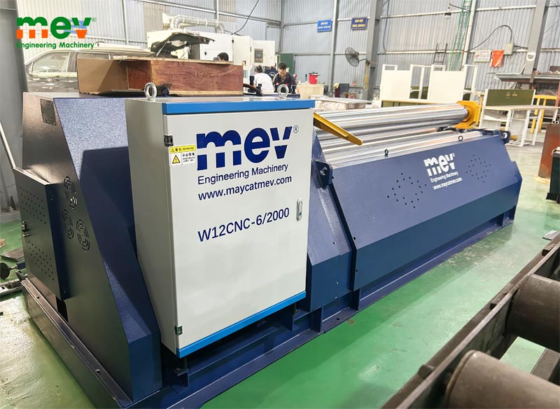 Bàn giao máy lốc tôn CNC 4 trục - Máy móc thứ 18 MEV lắp cho khách hàng thân thiết tại Hà Nội