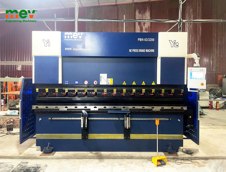 MEV bàn giao Máy chấn NC 63 tấn tại Hà Nội