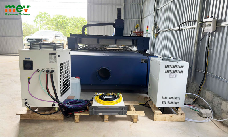 Bàn giao máy cắt laser tại Nghệ An MEV 3015FT-3kw