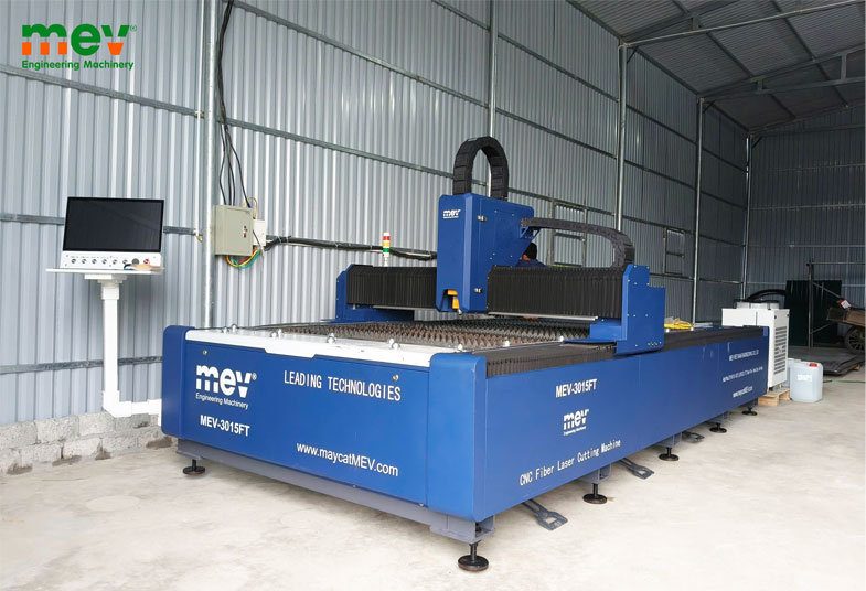 Bàn giao máy cắt laser tại Nghệ An MEV 3015FT-3kw