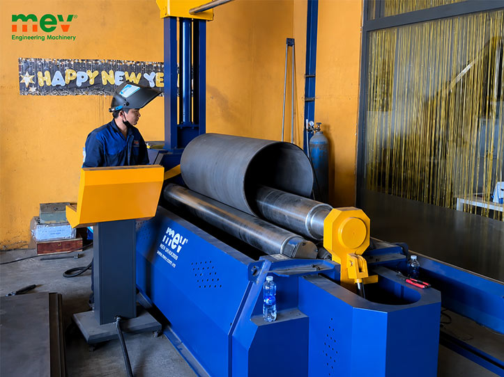 Chọn sai máy lốc tôn - Cái giá phải trả không hề nhỏ