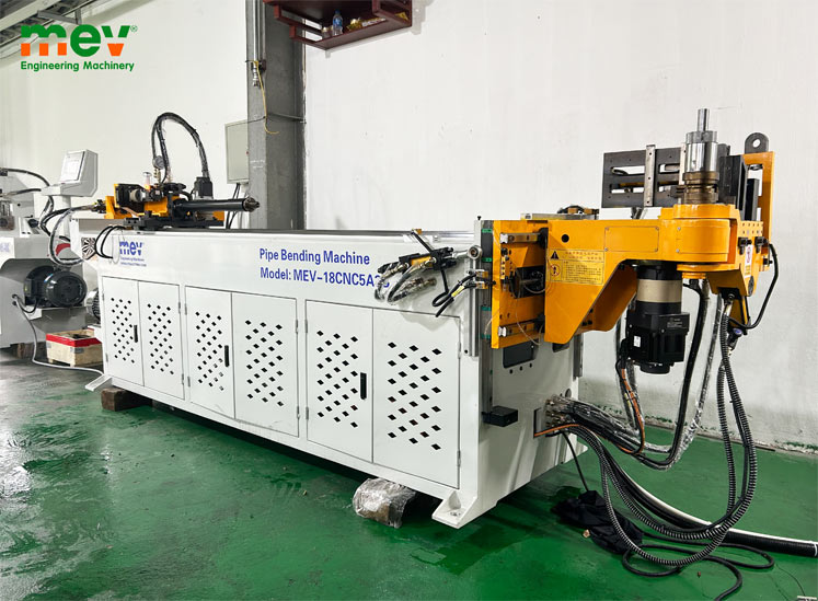 MEV bàn giao máy uốn ống CNC 5 trục tại Hà Nội