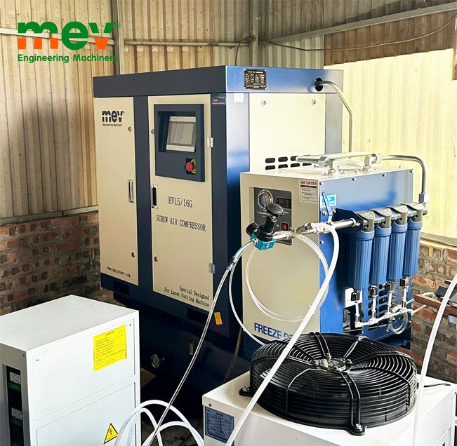 MEV Lắp Đặt Máy Cắt Laser Fiber Tại Phú Thọ 3015FT 3kw và máy nén khí 15kw