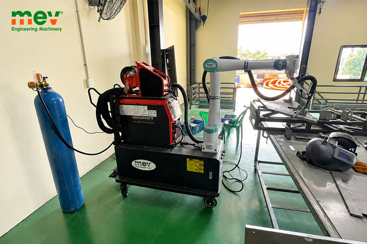 MEV Lắp Đặt Cobot Hàn Tại Vĩnh Phúc Cho Sản Xuất Tủ Điện